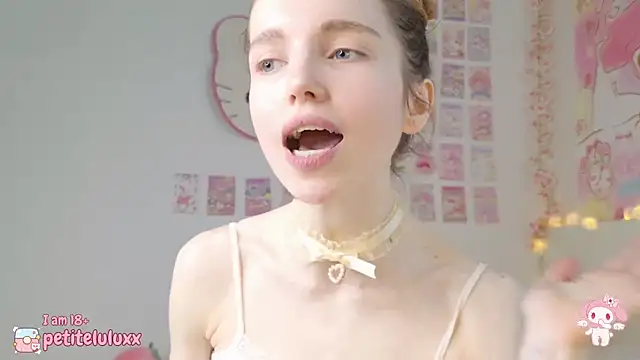 petiteluluxx online show from March 12, 9:02 am
