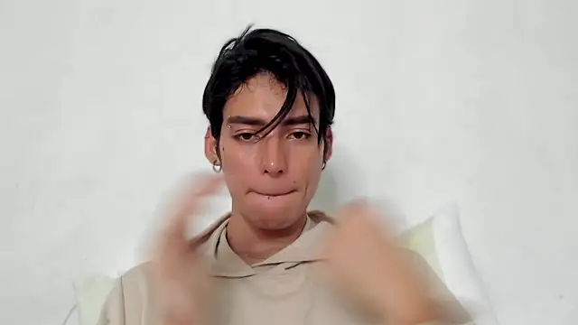 Snapshot of sebas_rose chatting on December 5, 5:39 pm sebas rose online show from December 5, 5:39 pm