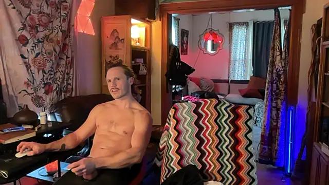 Snapshot of CowboyZuhly chatting on January 18, 9:18 pm CowboyZuhly online show from January 18, 9:18 pm