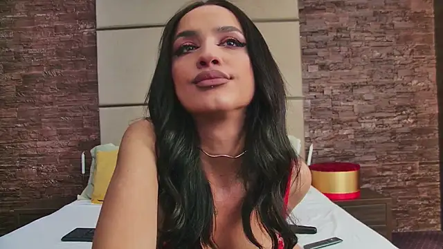 Snapshot of AylinRoss chatting on December 7, 5:37 am AylinRoss online show from December 7, 5:37 am