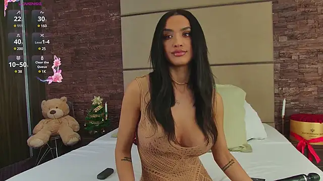 Snapshot of AylinRoss chatting on December 22, 9:44 am AylinRoss online show from December 22, 9:44 am