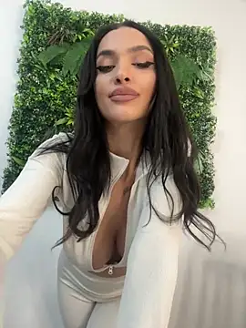 Snapshot of AylinRoss chatting on December 31, 12:04 pm AylinRoss online show from December 31, 12:04 pm