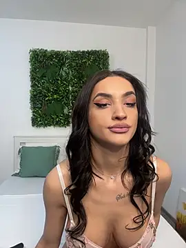 Snapshot of AylinRoss chatting on January 10, 6:53 am AylinRoss online show from January 10, 6:53 am