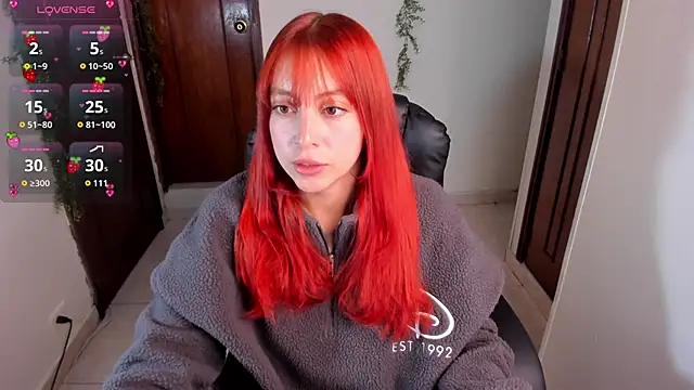 Snapshot of Violetaarey chatting on September 24, 1:31 am Violetaarey online show from September 24, 1:31 am