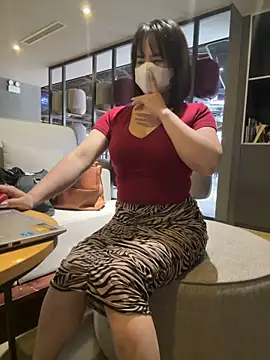 Snapshot of May-Squirt chatting on March 22, 10:17 am May-Squirt online show from March 22, 10:17 am
