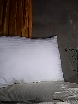 Snapshot of lachilena027 chatting on February 27, 2:54 pm lachilena027 online show from February 27, 2:54 pm