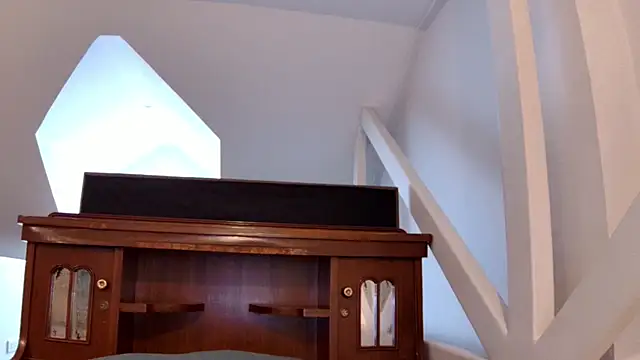 sun place online show from December 3, 8:23 am