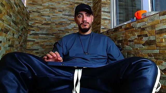 AndrewBanner online show from December 22, 7:22 am