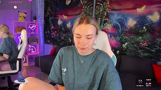 TiffanyBatson online show from January 22, 4:34 am