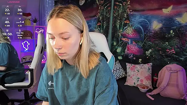 TiffanyBatson online show from February 3, 7:07 am