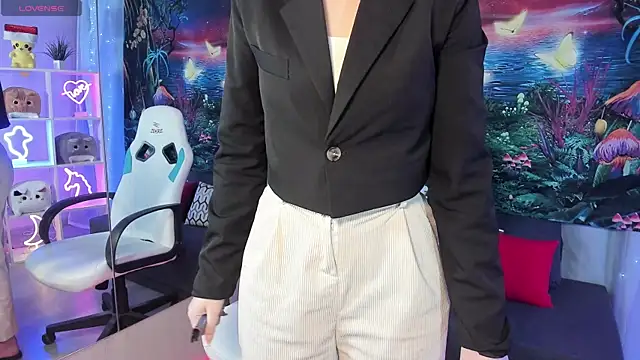 TiffanyBatson online show from March 7, 9:40 am