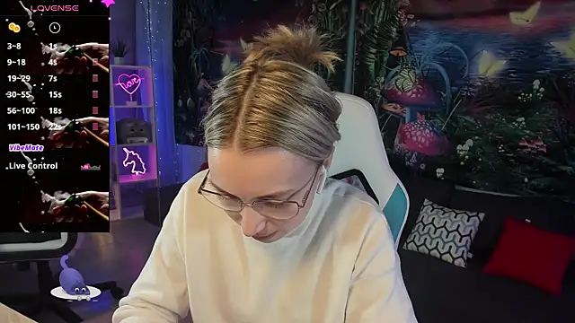 TiffanyBatson online show from March 11, 9:56 am