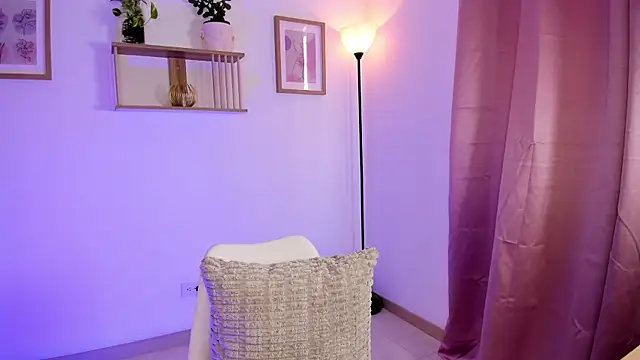 Lilabril online show from May 7, 2:44 pm
