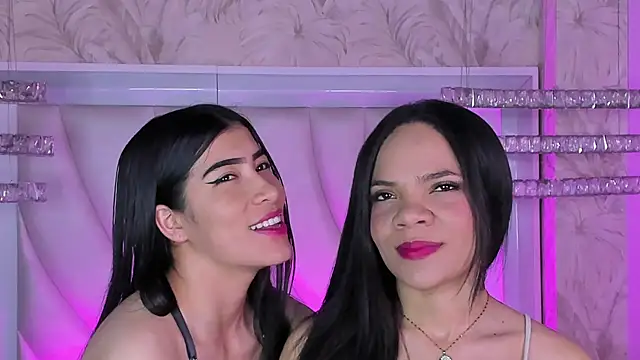 siara and zoe online show from May 7, 11:43 pm