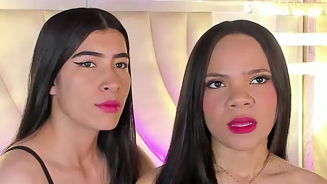 siara and zoe online show from June 3, 11:32 pm
