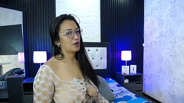 Snapshot of dayana_mendoza69 chatting on March 6, 12:41 pm dayana mendoza69 online show from March 6, 12:41 pm