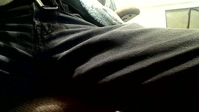 Snapshot of markluvskitty chatting on April 10, 12:32 pm markluvskitty online show from April 10, 12:32 pm