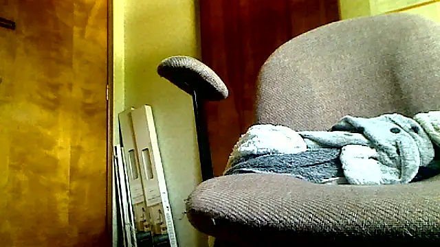 Snapshot of markluvskitty chatting on April 15, 7:58 pm markluvskitty online show from April 15, 7:58 pm