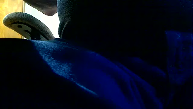 Snapshot of markluvskitty chatting on April 21, 12:44 pm markluvskitty online show from April 21, 12:44 pm