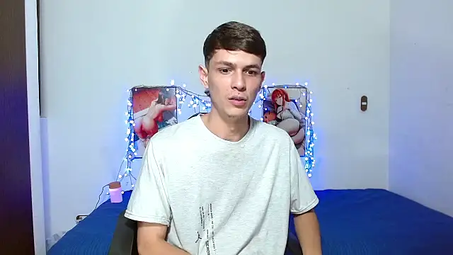 Snapshot of Lucho-Cole chatting on March 19, 11:09 pm Lucho-Cole online show from March 19, 11:09 pm