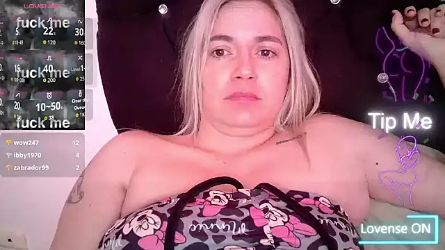 Izury Blondee online show from September 21, 12:07 pm