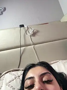 ThickerThanYoBitch online show from September 18, 6:32 pm