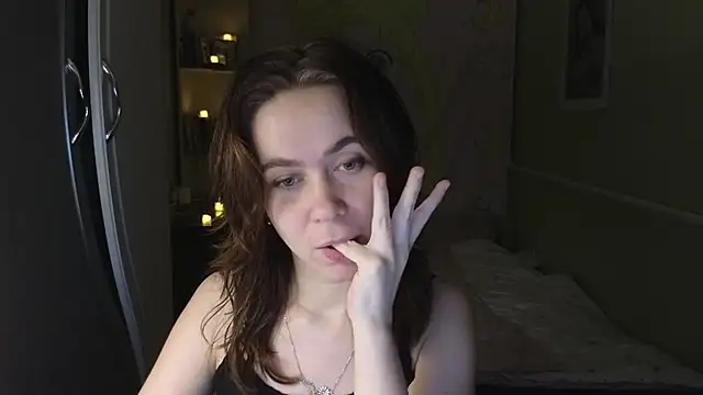 Riley Roo online show from December 3, 5:11 pm