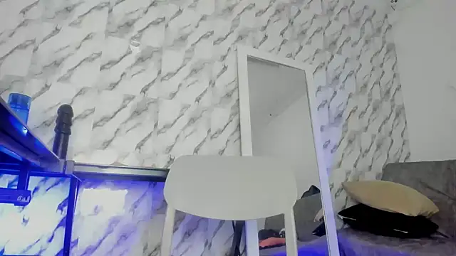 Snapshot of cathaarizti8 chatting on April 14, 3:07 pm cathaarizti8 online show from April 14, 3:07 pm