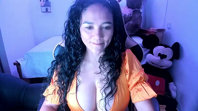 Snapshot of rayza_mature_154 chatting on February 21, 3:46 pm rayza mature 154 online show from February 21, 3:46 pm