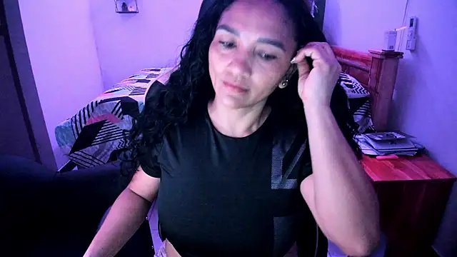 Snapshot of rayza_mature_154 chatting on March 20, 2:55 pm rayza mature 154 online show from March 20, 2:55 pm