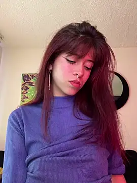 SuzzyyM online show from April 26, 10:29 pm