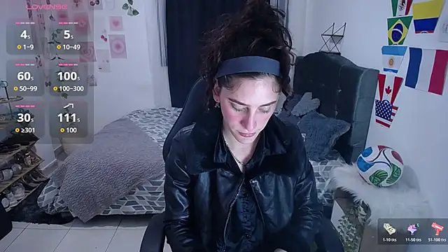 Snapshot of IsaBaileys_ chatting on June 21, 3:31 am IsaBaileys online show from June 21, 3:31 am