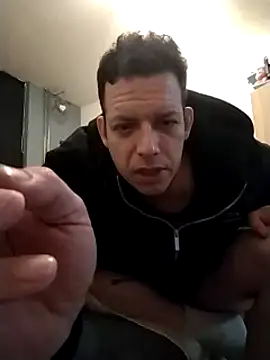 Knuffelstaaf123 online show from January 7, 3:14 am