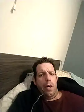 Knuffelstaaf123 online show from February 18, 3:53 am