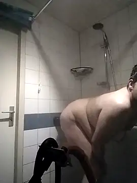 Snapshot of Knuffelstaaf123 chatting on February 23, 6:27 pm Knuffelstaaf123 online show from February 23, 6:27 pm