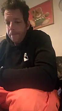 Snapshot of Knuffelstaaf123 chatting on March 25, 2:56 pm Knuffelstaaf123 online show from March 25, 2:56 pm