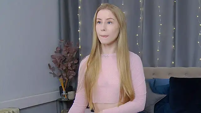 VioletiSwone online show from February 26, 5:20 am