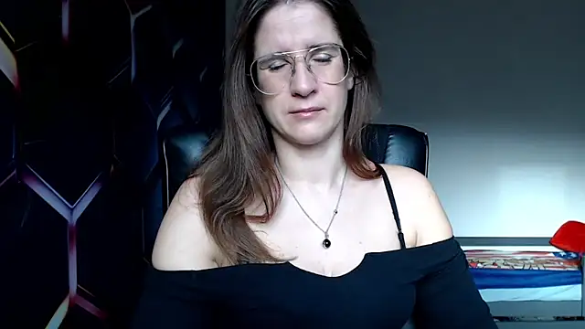 KayaRose online show from December 7, 8:11 am