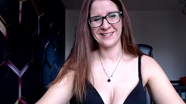 KayaRose online show from December 10, 8:19 am