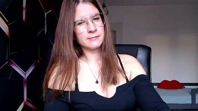 KayaRose online show from December 19, 7:07 am