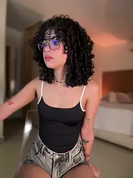 Lianh Benett online show from February 2, 4:37 am