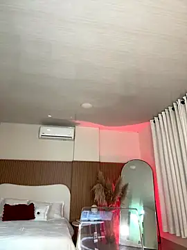 Lianh Benett online show from December 15, 2:38 am