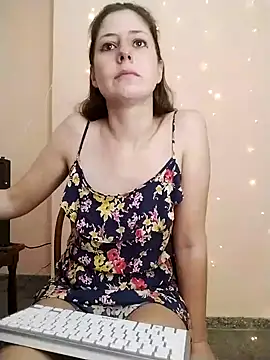 Snapshot of lucecitafantasy2 chatting on March 4, 1:49 pm lucecitafantasy2 online show from March 4, 1:49 pm