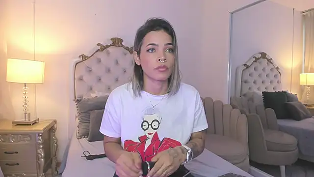 Snapshot of lexa_25_ chatting on October 3, 12:02 pm lexa 25 online show from October 3, 12:02 pm