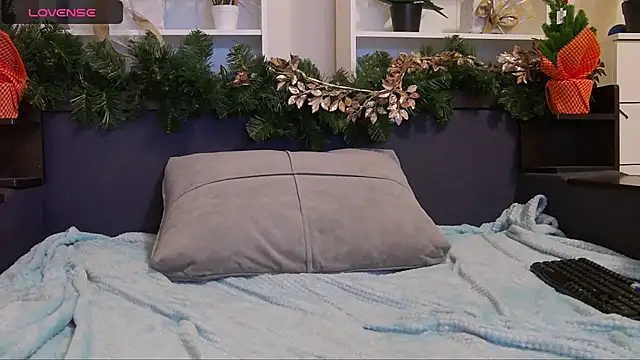 Snapshot of CalvinCay chatting on December 14, 9:02 pm CalvinCay online show from December 14, 9:02 pm