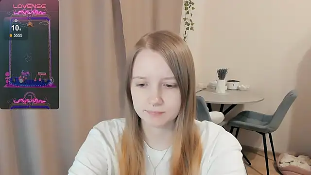 Snapshot of Alyaley chatting on October 15, 12:38 pm Alyaley online show from October 15, 12:38 pm