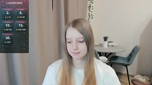 Snapshot of Alyaley chatting on October 25, 5:26 am Alyaley online show from October 25, 5:26 am