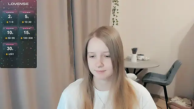 Snapshot of Alyaley chatting on October 27, 5:44 am Alyaley online show from October 27, 5:44 am