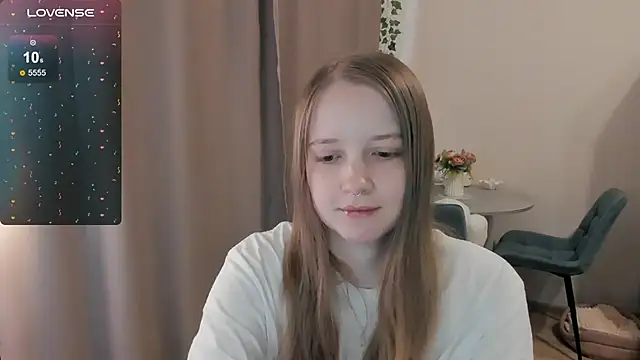 Snapshot of Alyaley chatting on June 20, 11:13 am Alyaley online show from June 20, 11:13 am