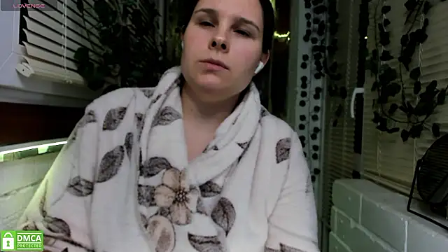 Snapshot of Candys_booty chatting on December 6, 9:57 pm Candys booty online show from December 6, 9:57 pm